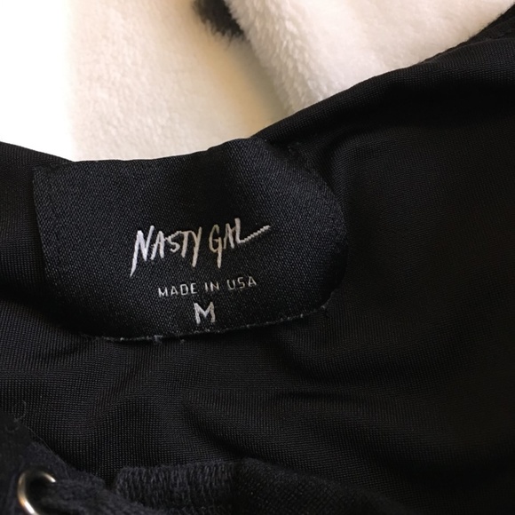 Nasty Gal - Black Sleeveless Lace-Up Detail Crop Top - Picture 3 of 4